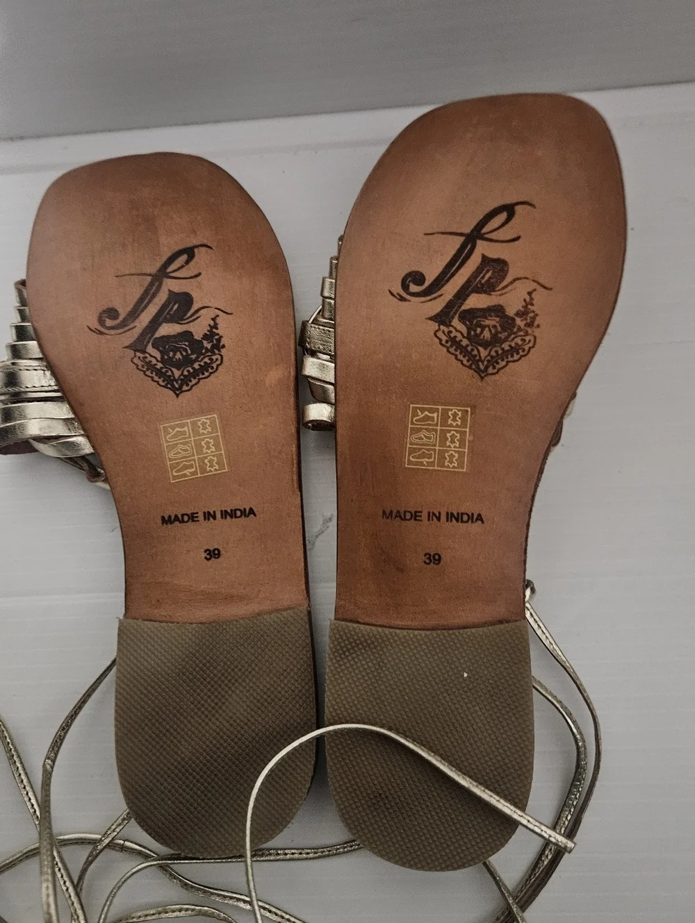 Free People Cami Huarache Wrap Sandals Gold Leather Gladiator – Size 9 Boho Chic